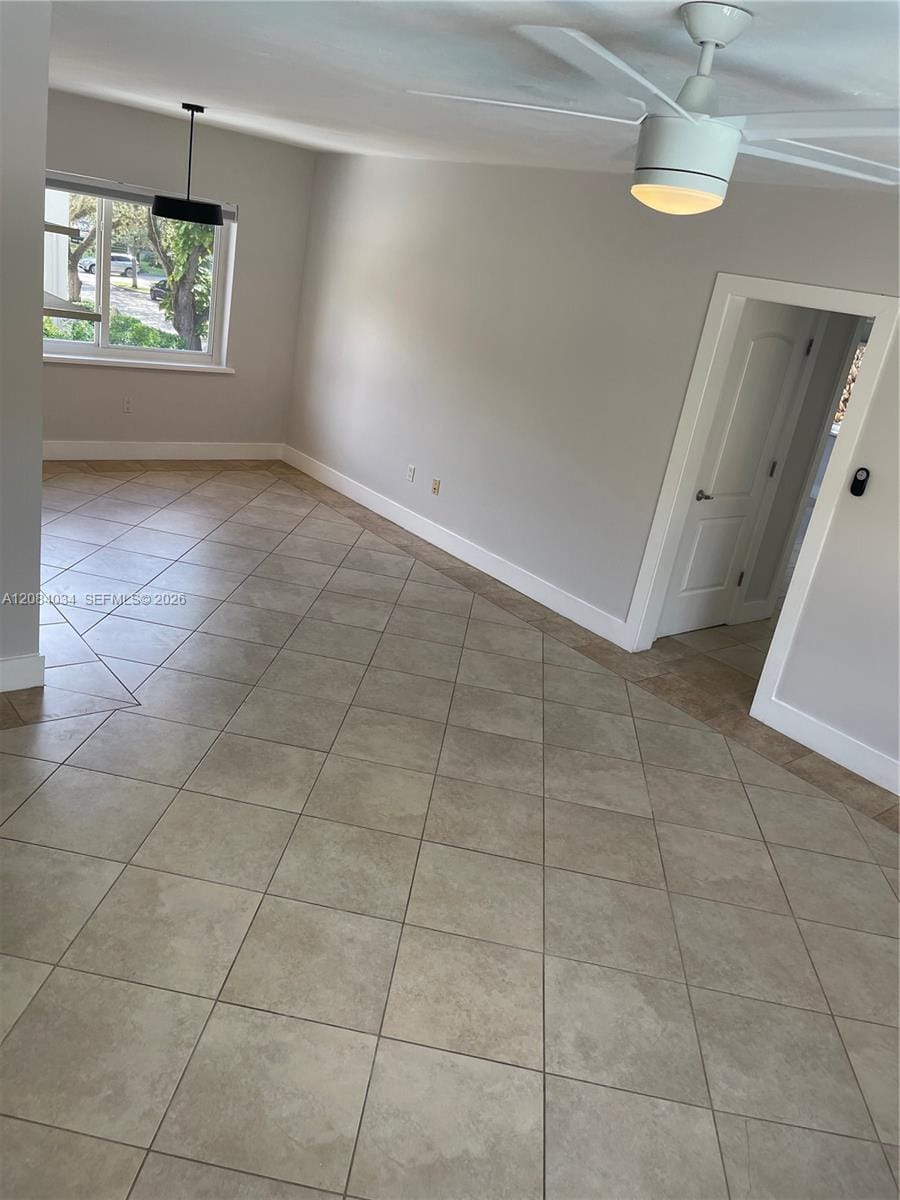 125 Edgewater Drive 14 — photo 10