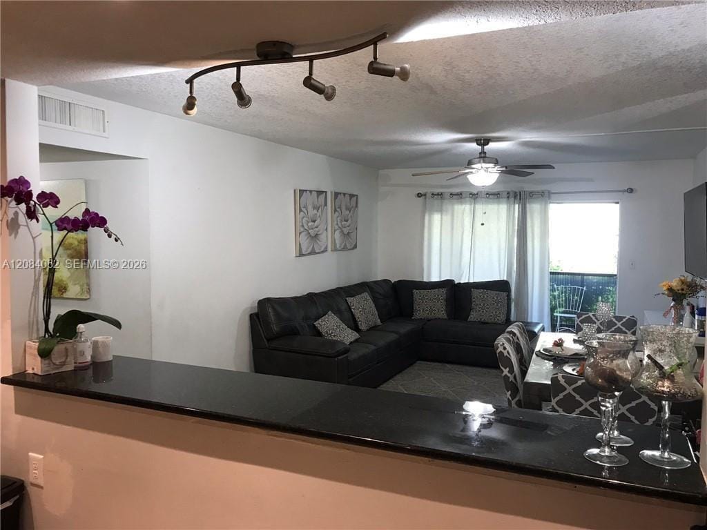 4140 NW 90th Avenue 104, Coral Springs, FL 33065 photo 9
