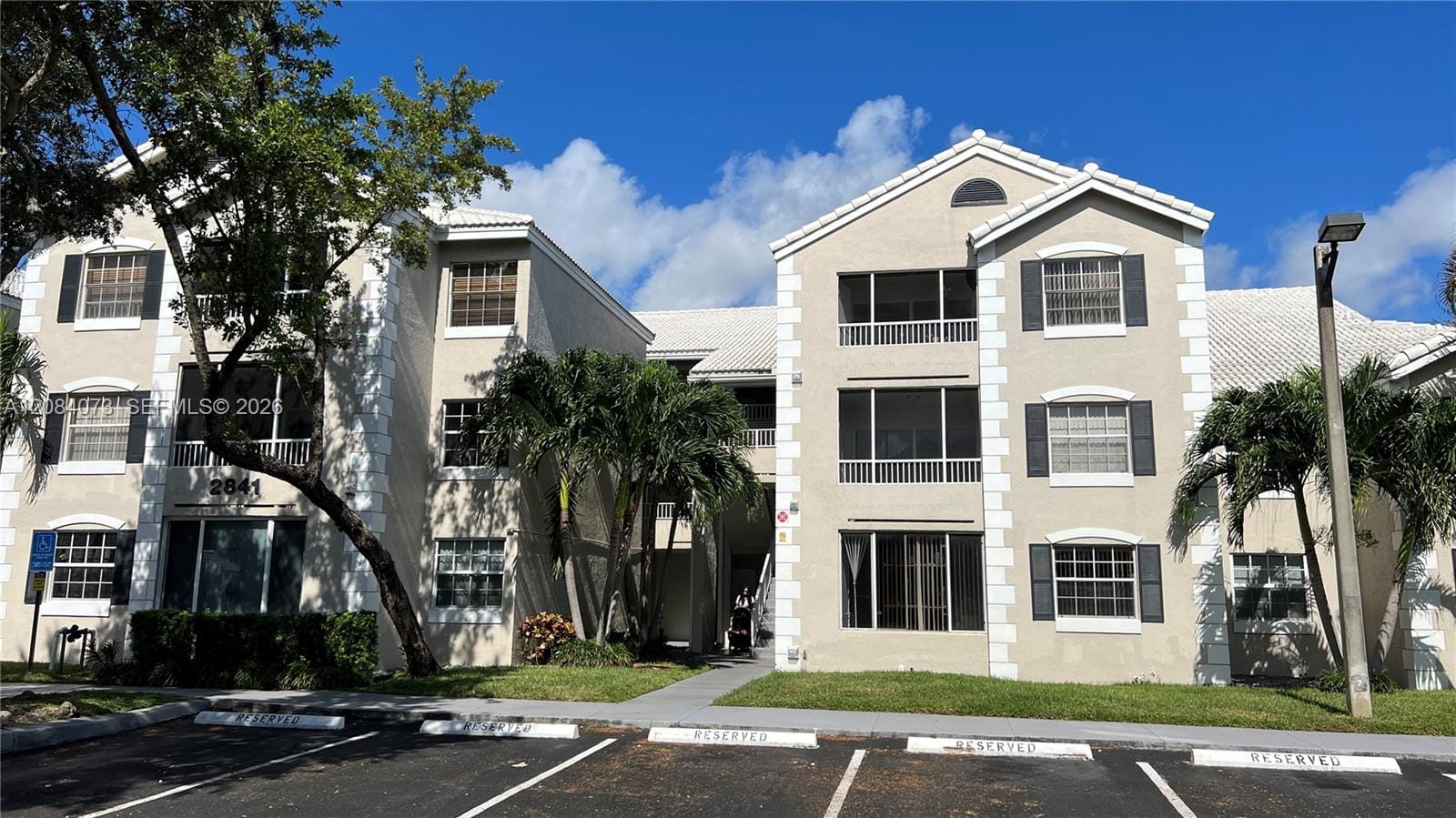 2841 N Oakland Forest Drive 203, Oakland Park, FL 33309