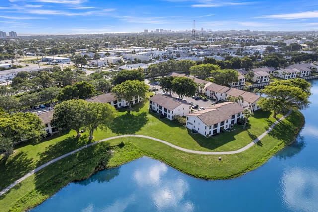 2800 Palmwood Terrace 2220, Boca Raton, FL 33431