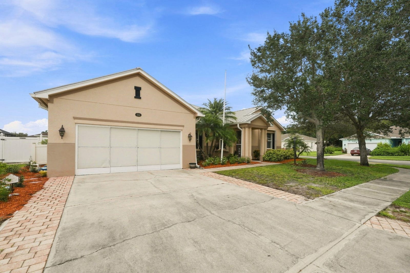 100 Salazar Lane — photo 4