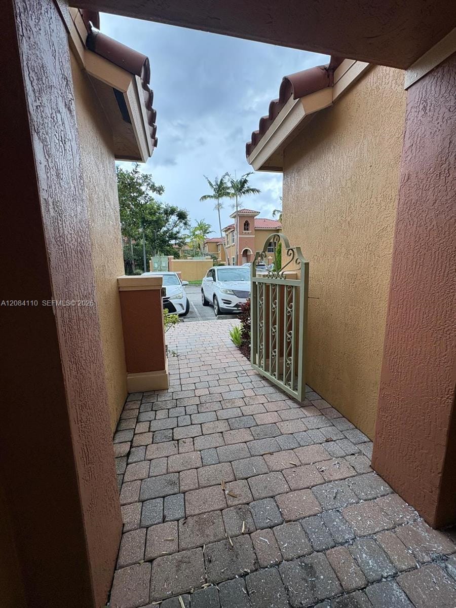 1037 SW 143rd Avenue 1305 — photo 9