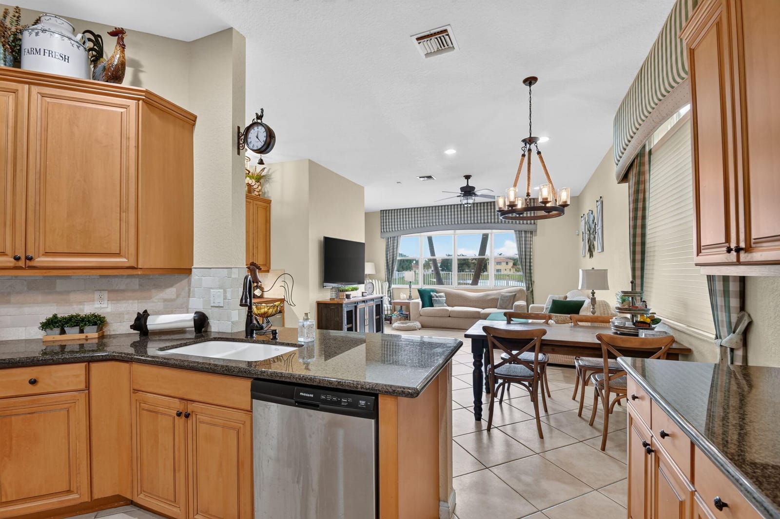 6839 Houlton Circle, Lake Worth, FL 33467 photo 13