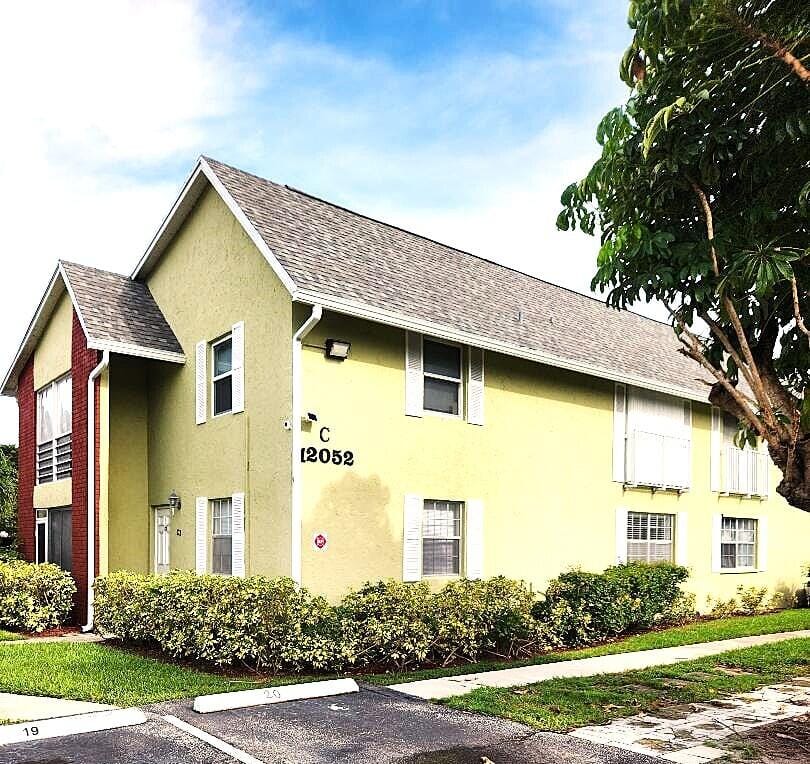 12052 ALTERNATE A1A C8, Palm Beach Gardens, FL 33410
