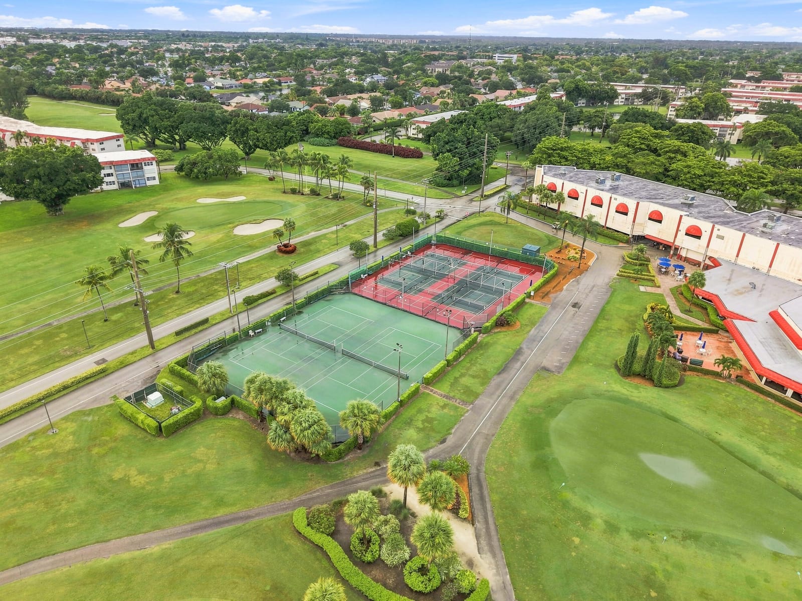 9400 N HOLLYBROOK LAKE Drive 208, Pembroke Pines, FL 33025