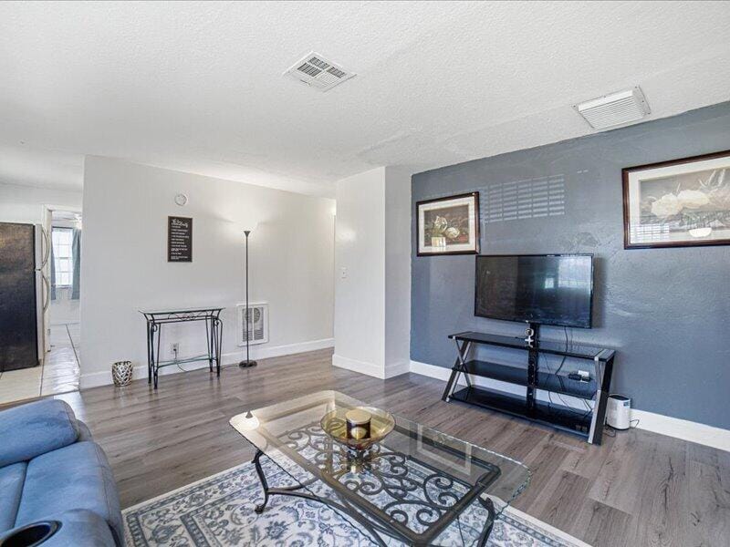 91 NE 6TH Court — photo 3
