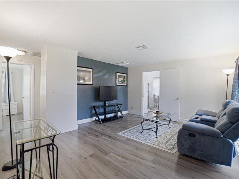 91 NE 6TH Court — photo 5