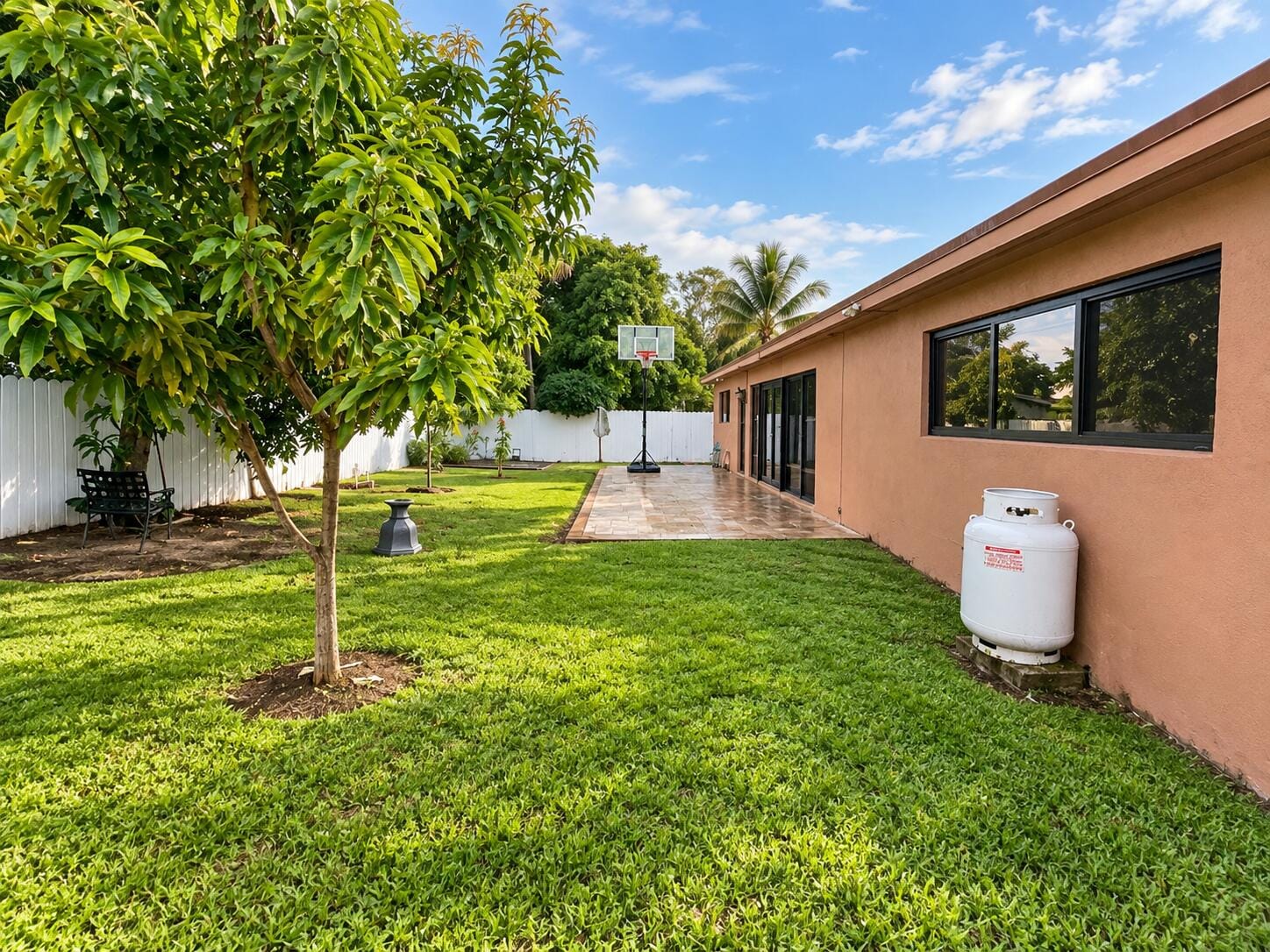 70 NE 174TH Drive, North Miami Beach, FL 33162 photo 22