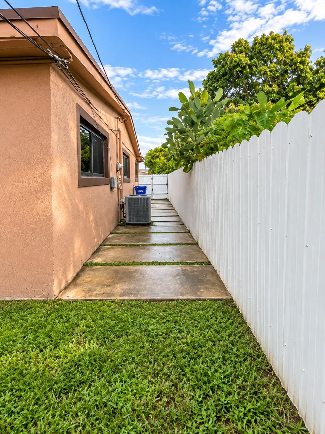 70 NE 174TH Drive, North Miami Beach, FL 33162 photo 24