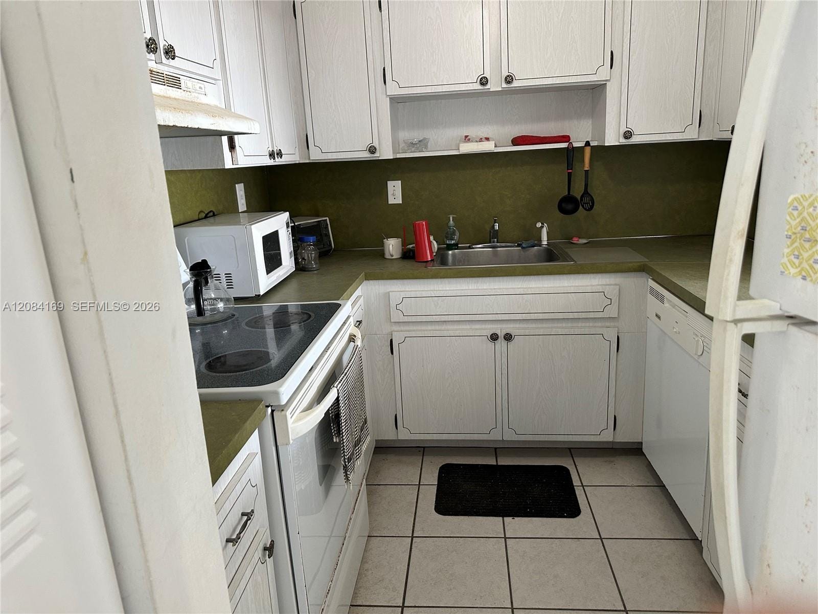 3665 NE 167th Street 307 — photo 5