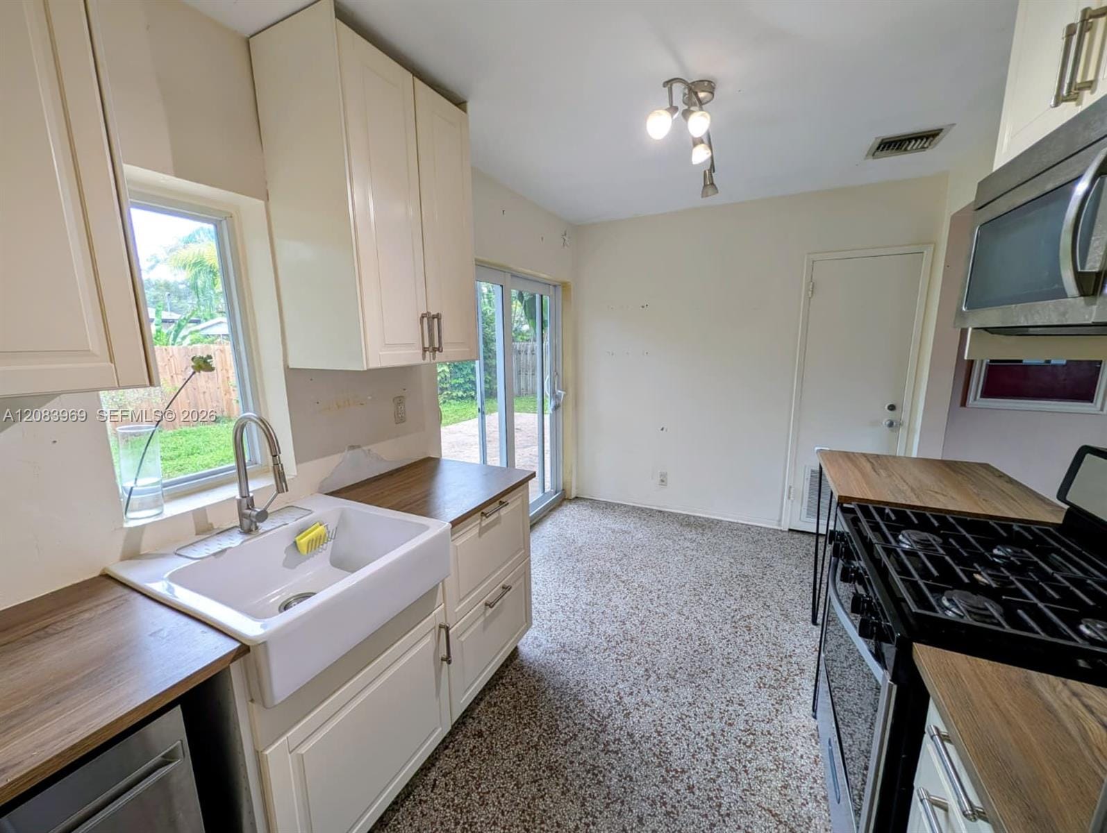 315 SW 19th Street — photo 10