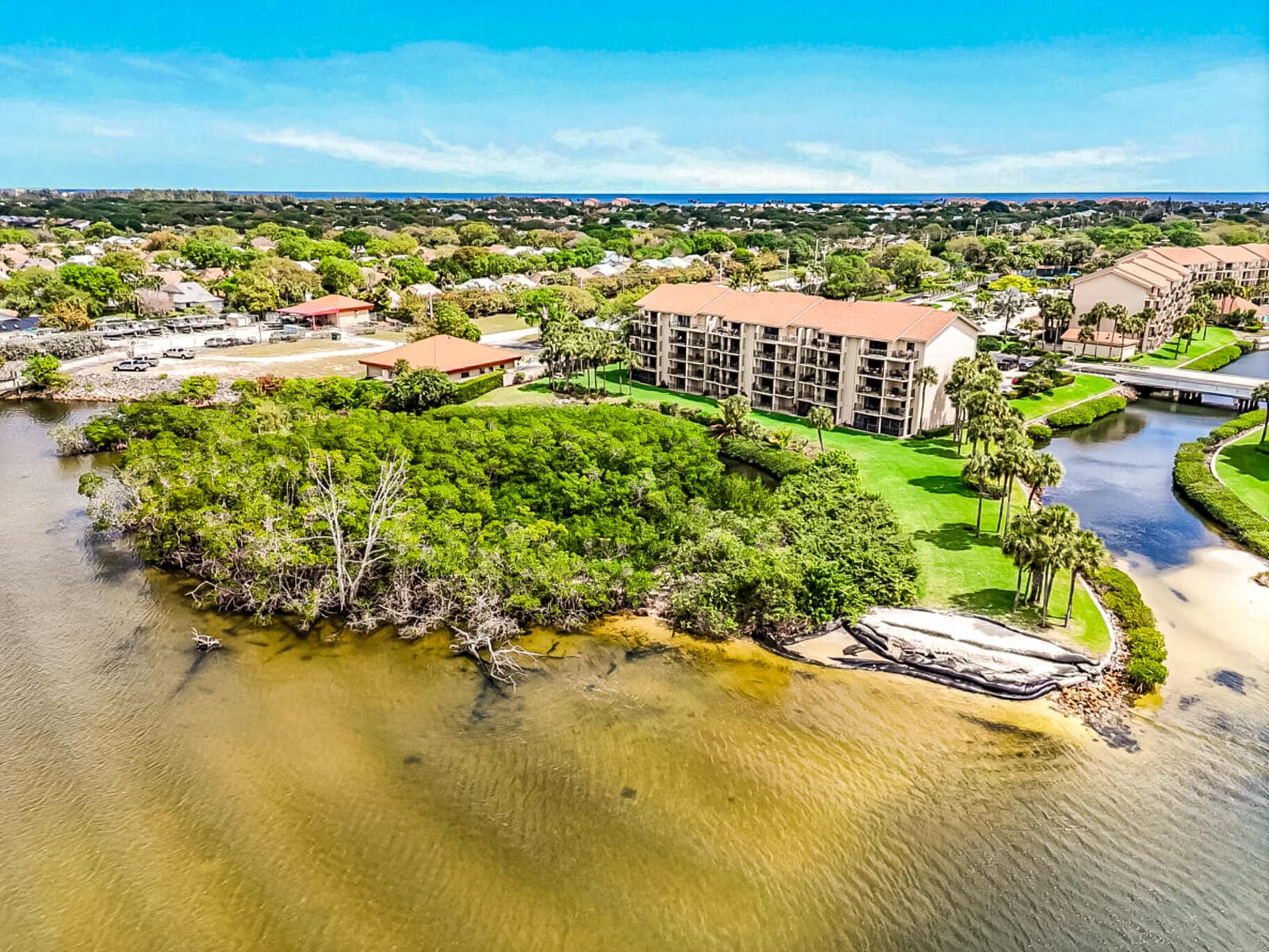 1701 MARINA ISLE Way 103, Jupiter, FL 33477 photo 4