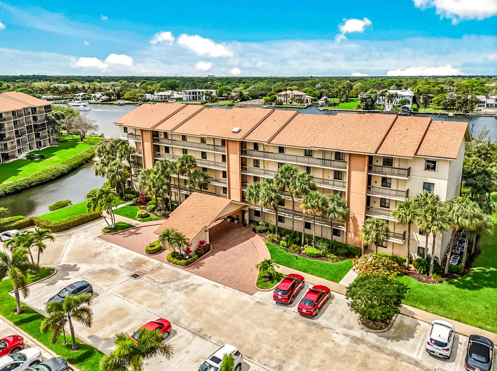 1701 MARINA ISLE Way 103, Jupiter, FL 33477 photo 5