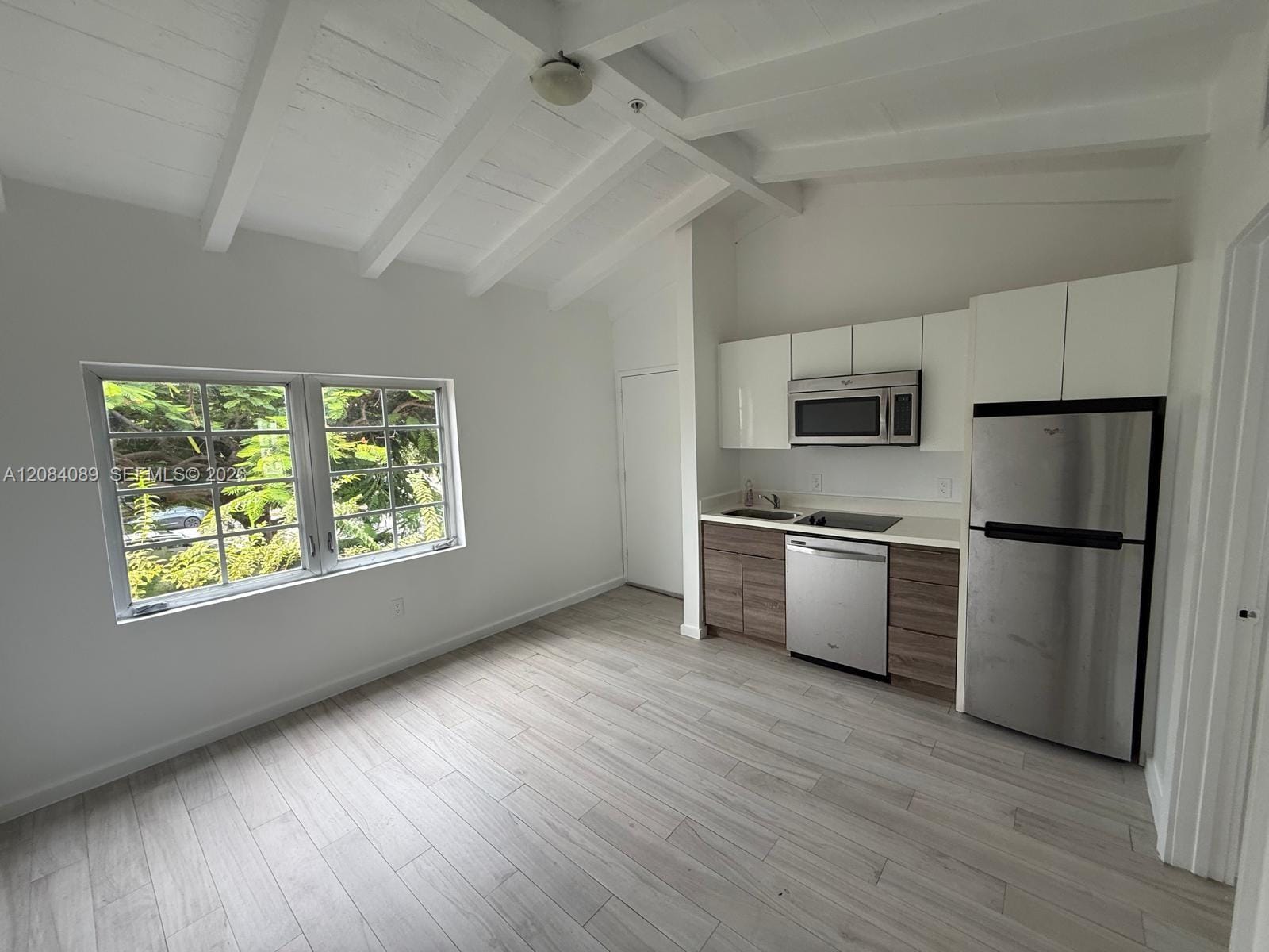 1450 Meridian Avenue 202 — photo 3