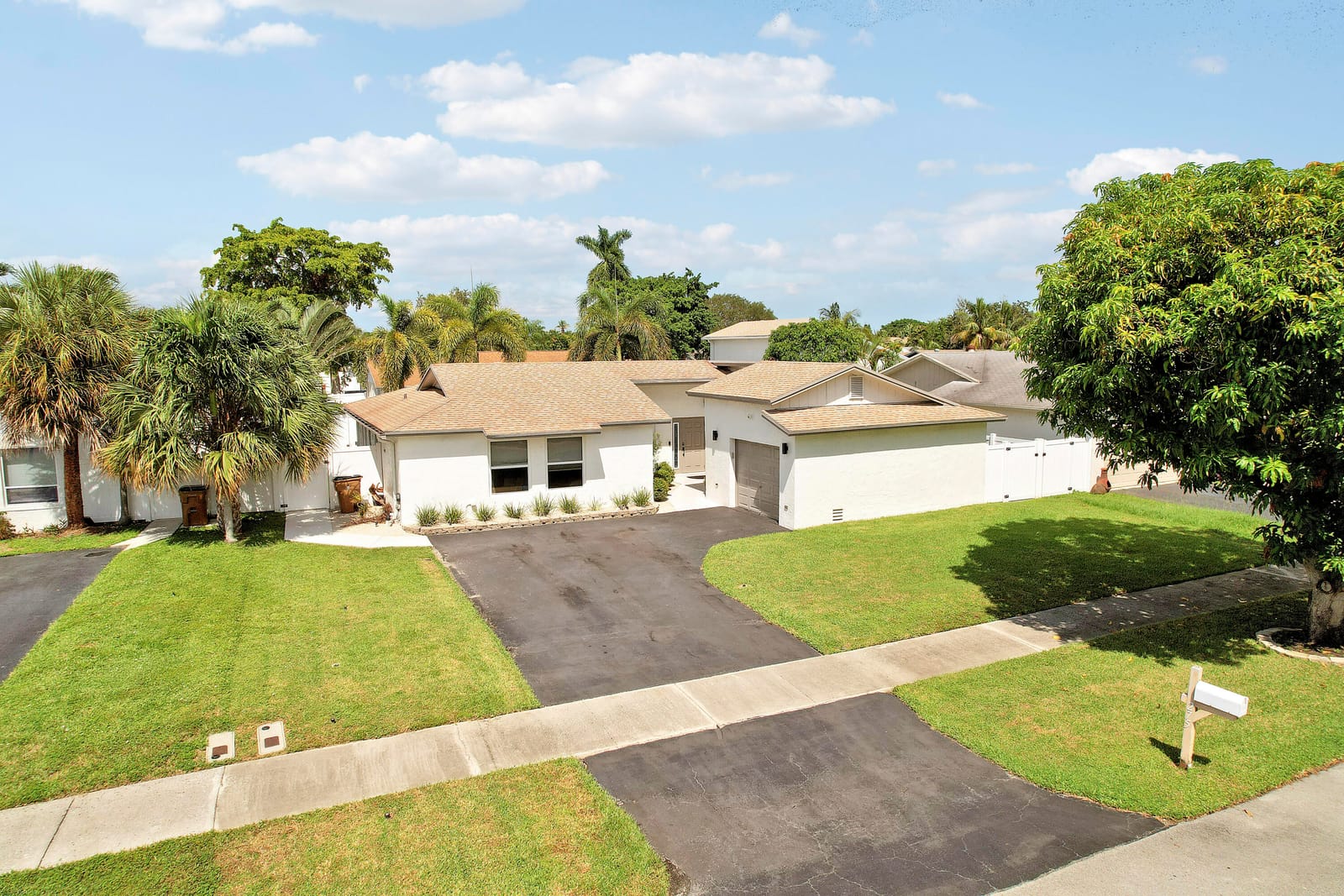 275 NW 39th Way, Deerfield Beach, FL 33442