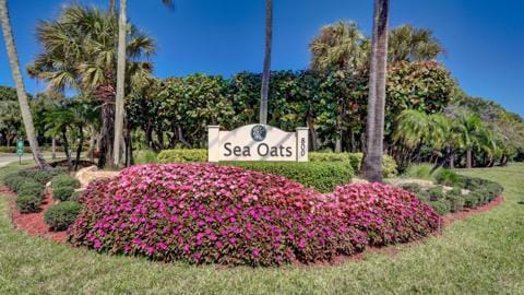 402 SEA OATS Drive E, Juno Beach, FL 33408 photo 2