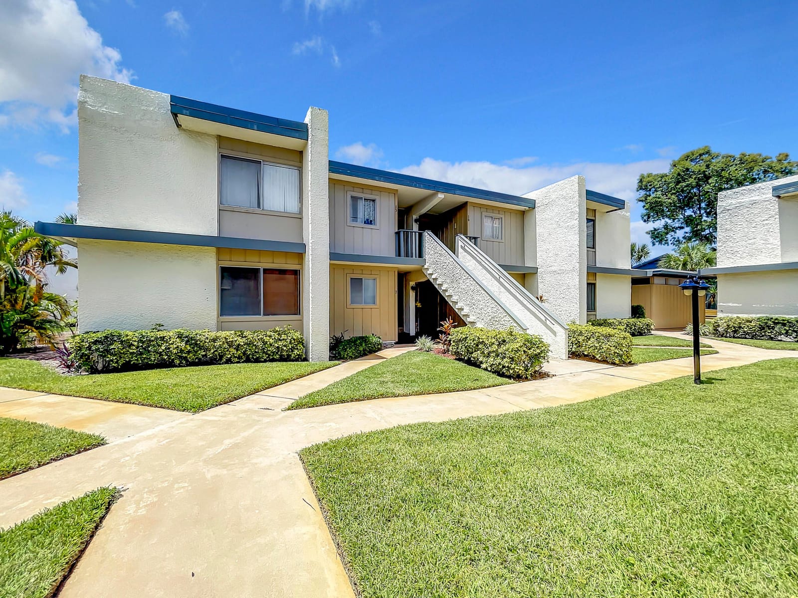1551 NE 13th Terrace A16, Jensen Beach, FL 34957 photo 2
