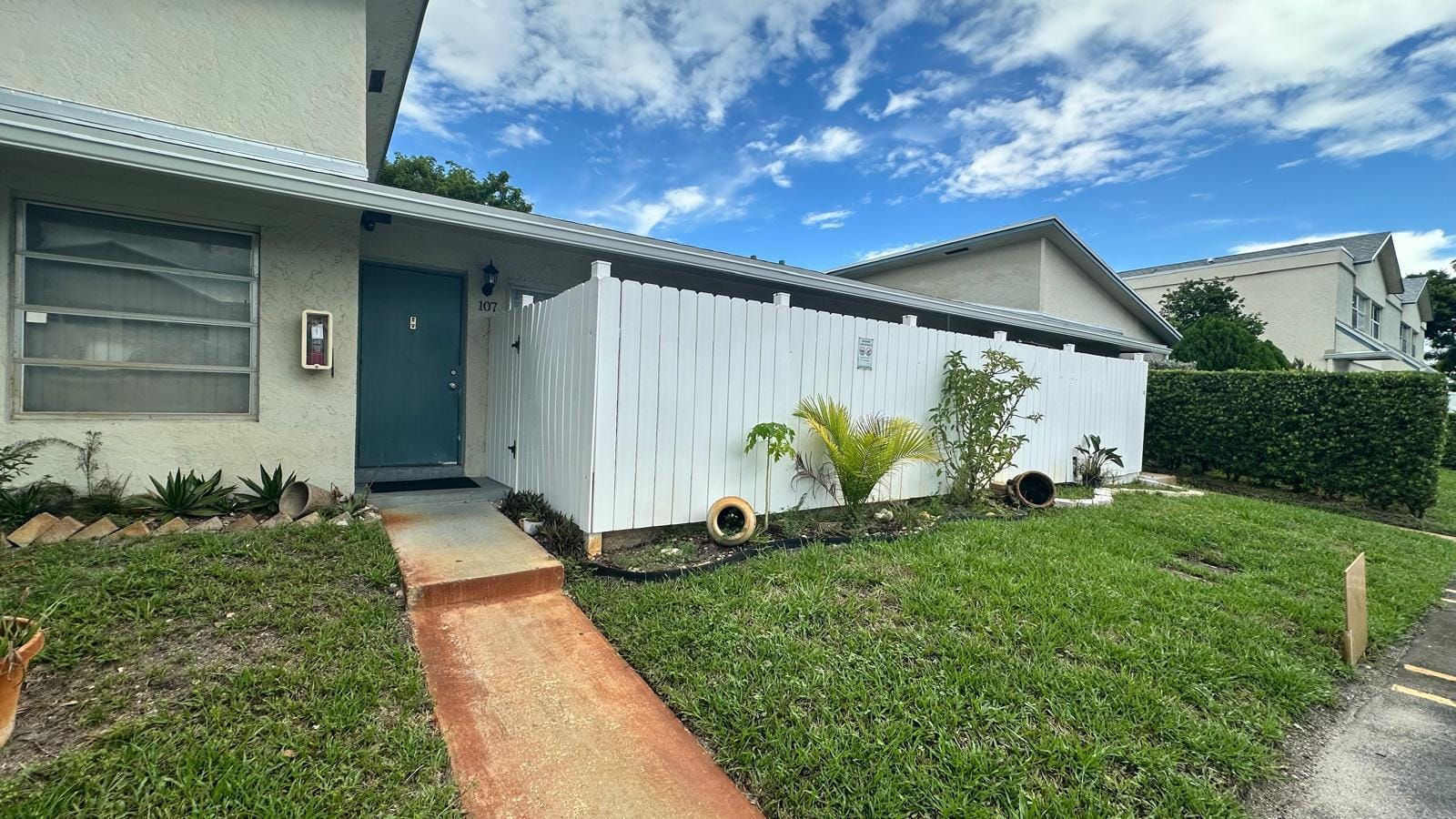 3000 NW 5th Terrace 107 — photo 2