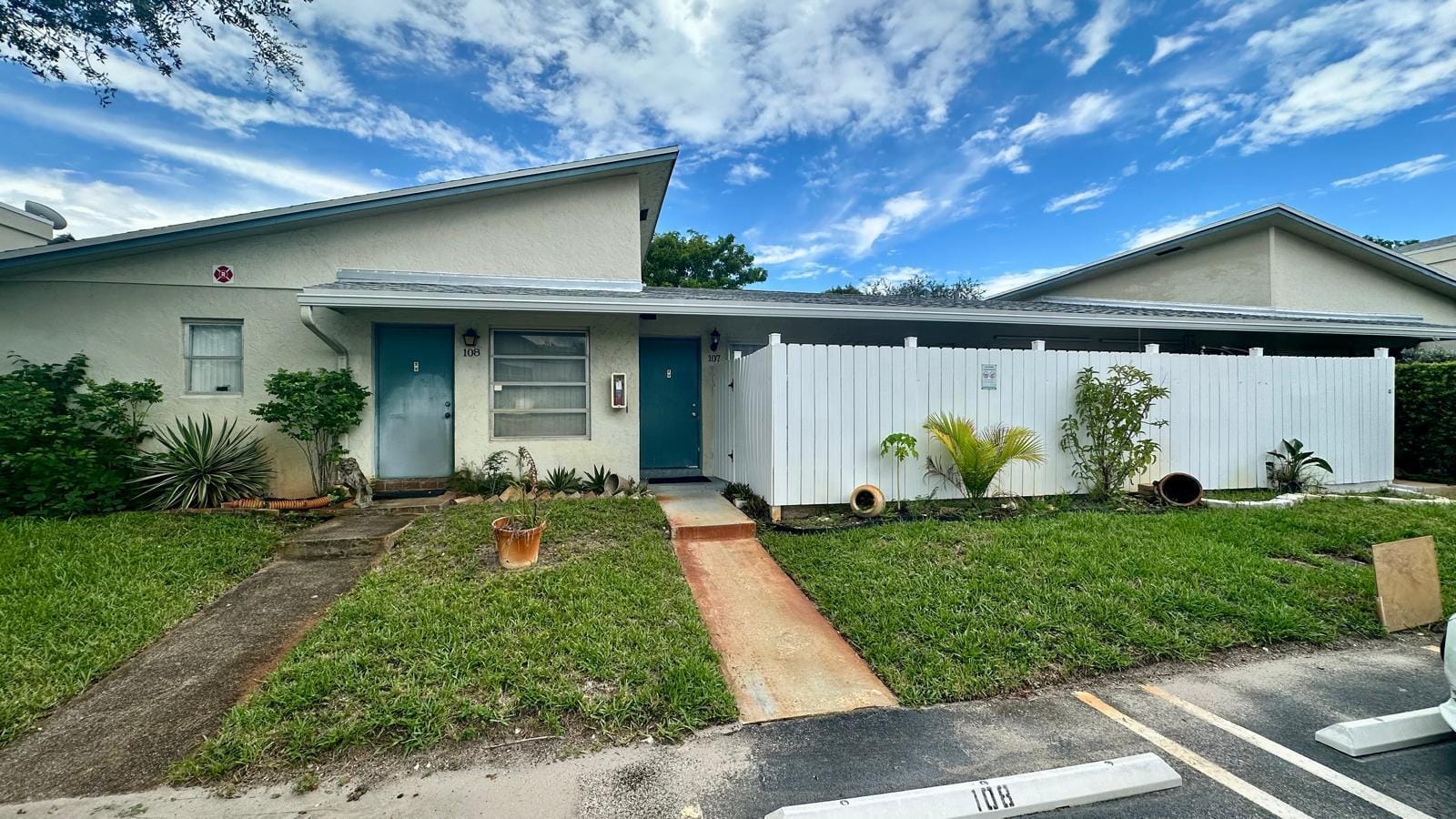 3000 NW 5th Terrace 107, Pompano Beach, FL 33064