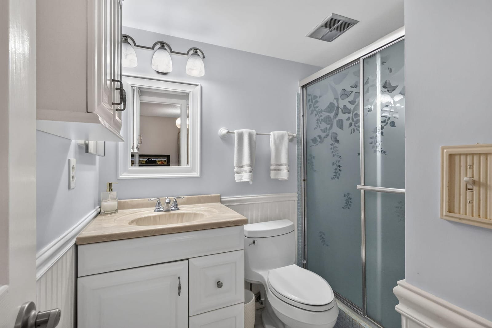 22 ABBEY Lane 101 — photo 7