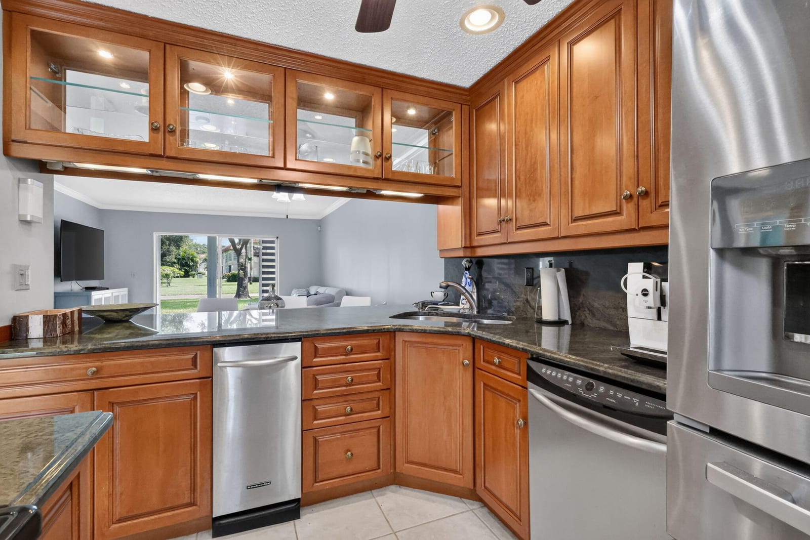 22 ABBEY Lane 101 — photo 10