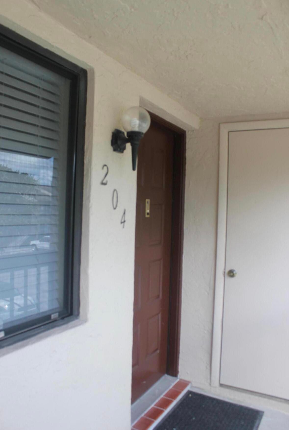 21943 REMSEN Terrace 204 — photo 1