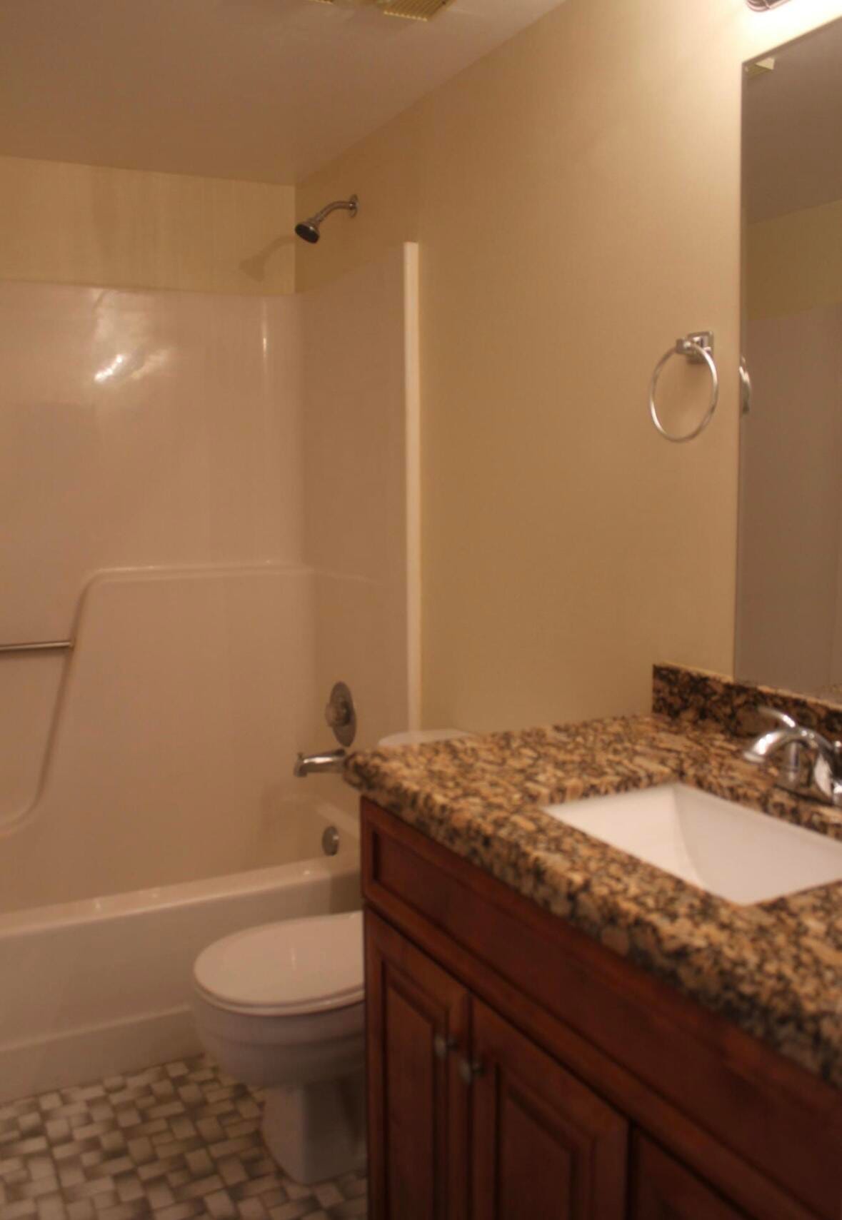 21943 REMSEN Terrace 204 — photo 6