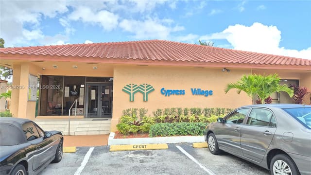 7100 Fairway Drive K9, Miami Lakes, FL 33014