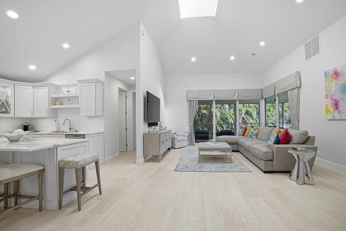 20220 Boca West Drive 403, Boca Raton, FL 33434 photo 2