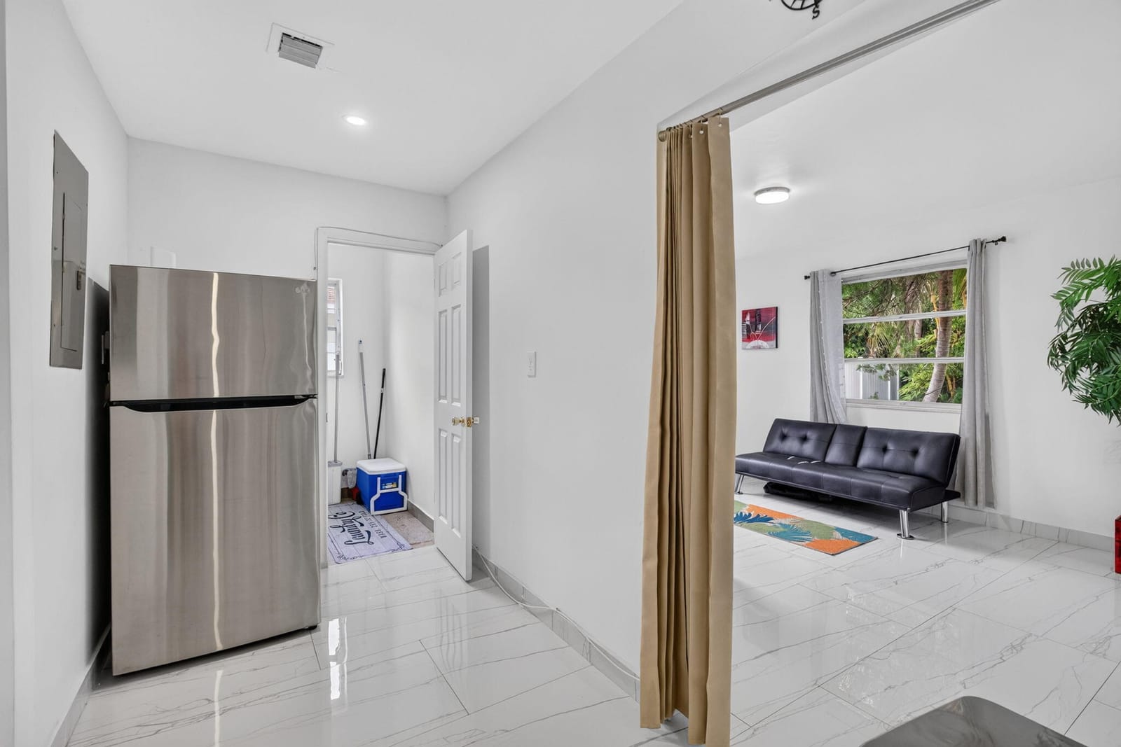210 NE 5TH Avenue, Dania Beach, FL 33004 photo 11