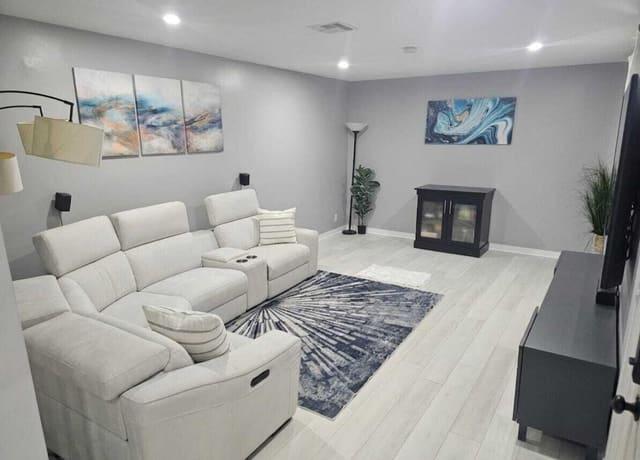 2492 NW 99th Avenue, Coral Springs, FL 33065