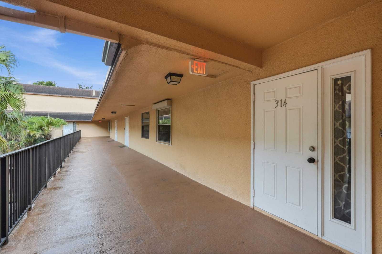 430 COMMODORE Drive 314, Plantation, FL 33325 photo 6