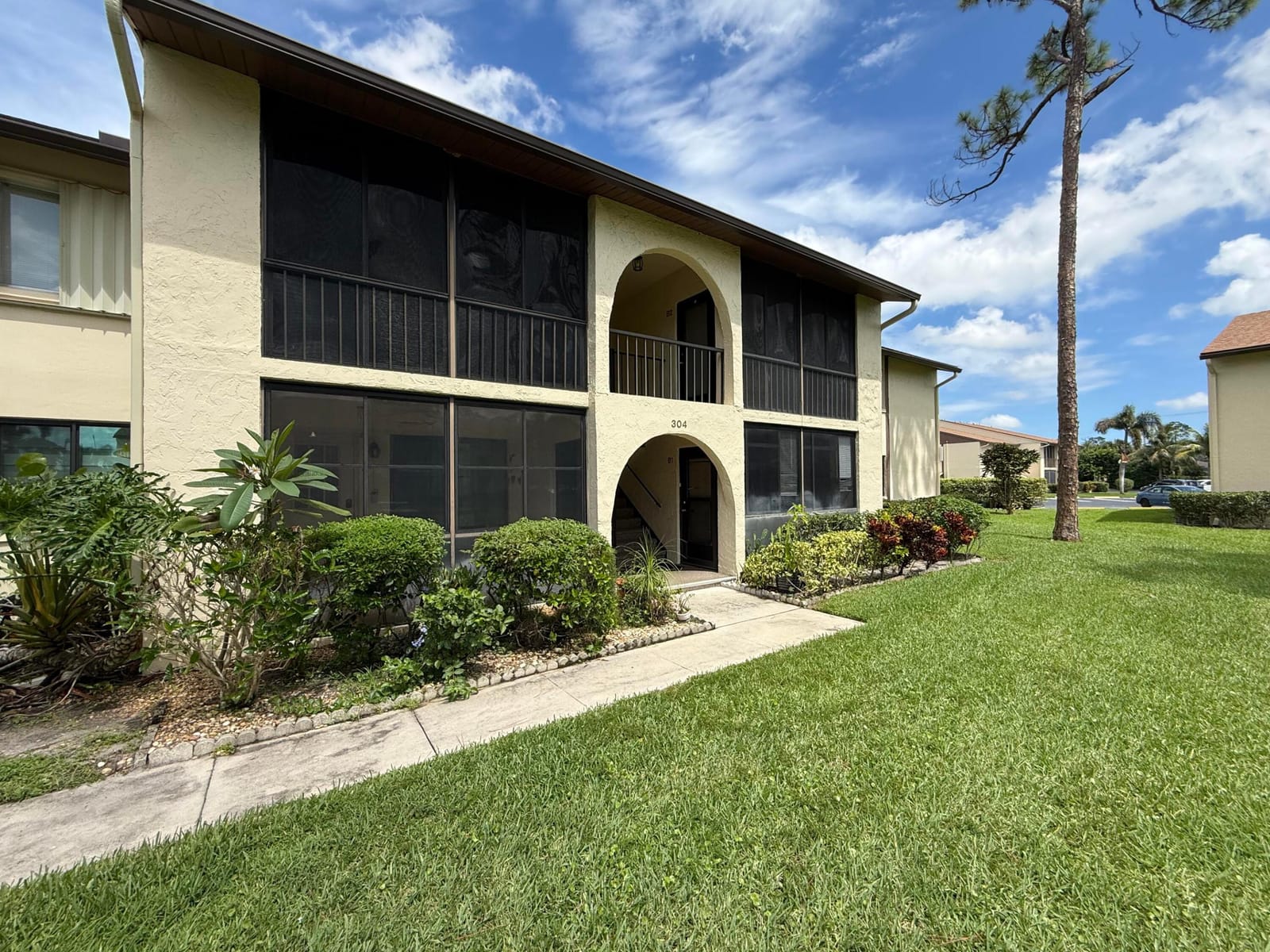 304 Knotty Pine Circle B-2, Greenacres, FL 33463