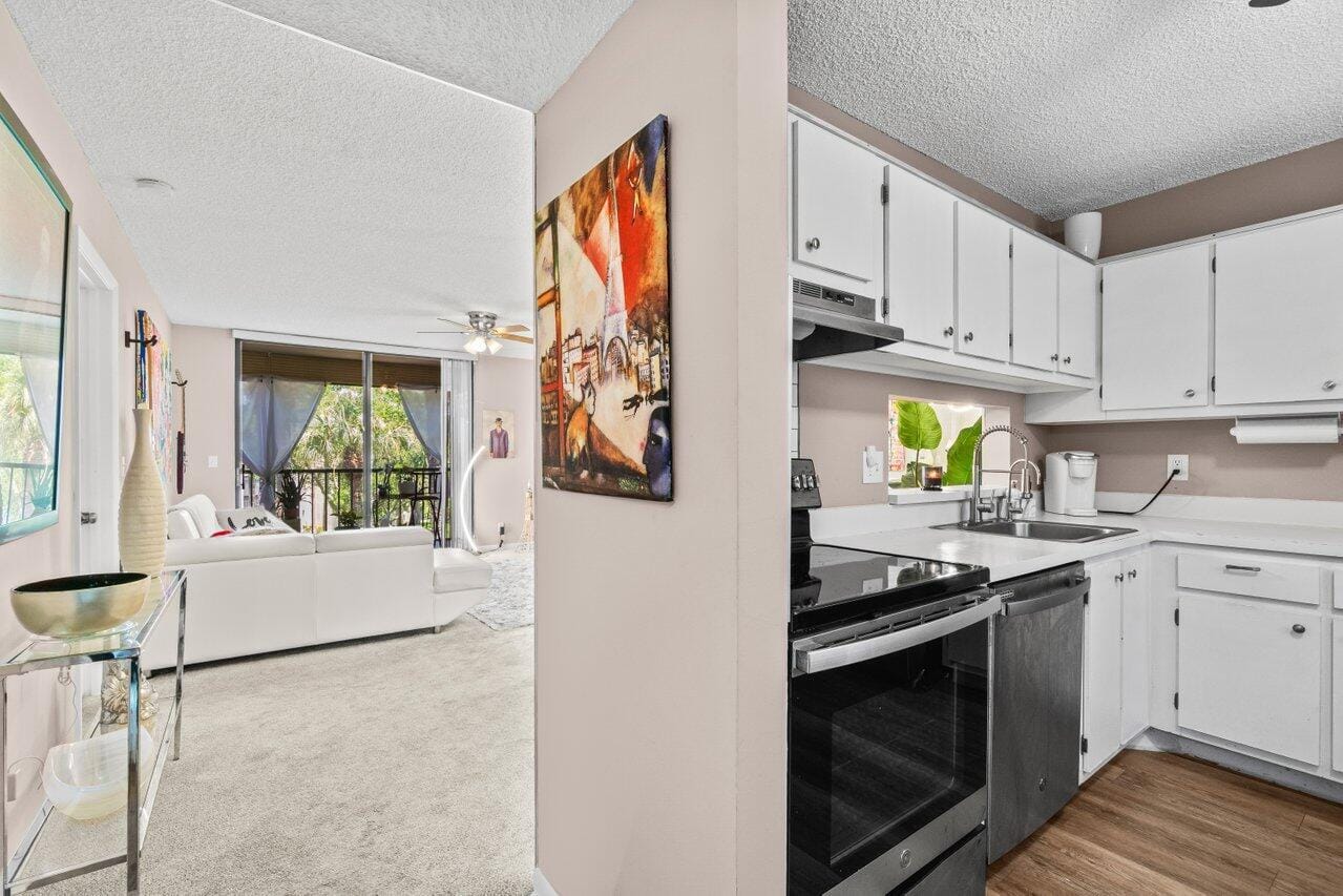 5100 Las Verdes Circle 316 — photo 3