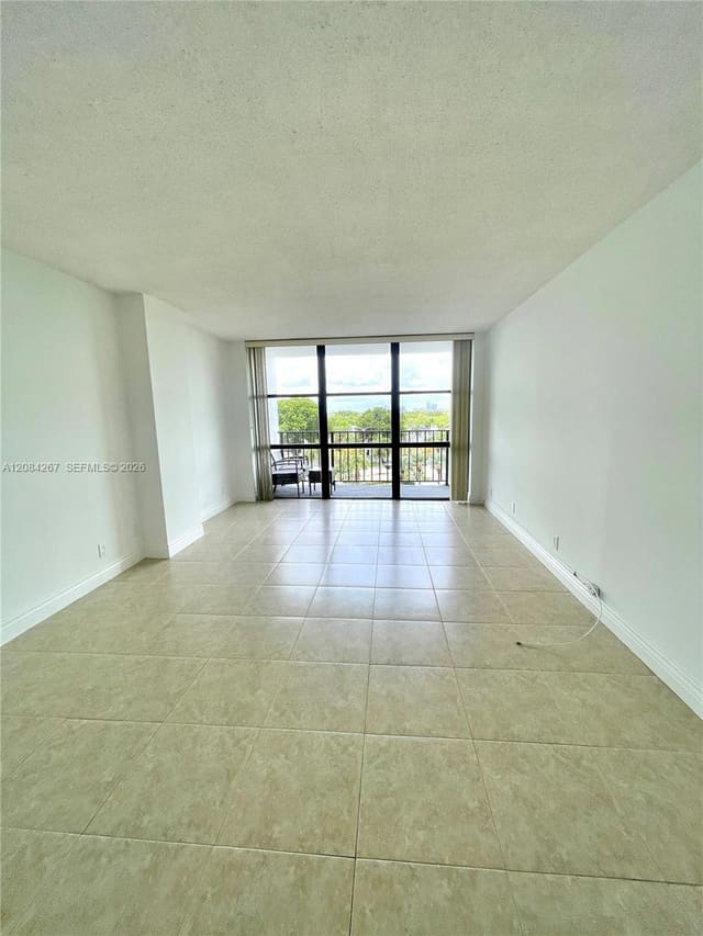 1000 Parkview Drive 527, Hallandale Beach, FL 33009
