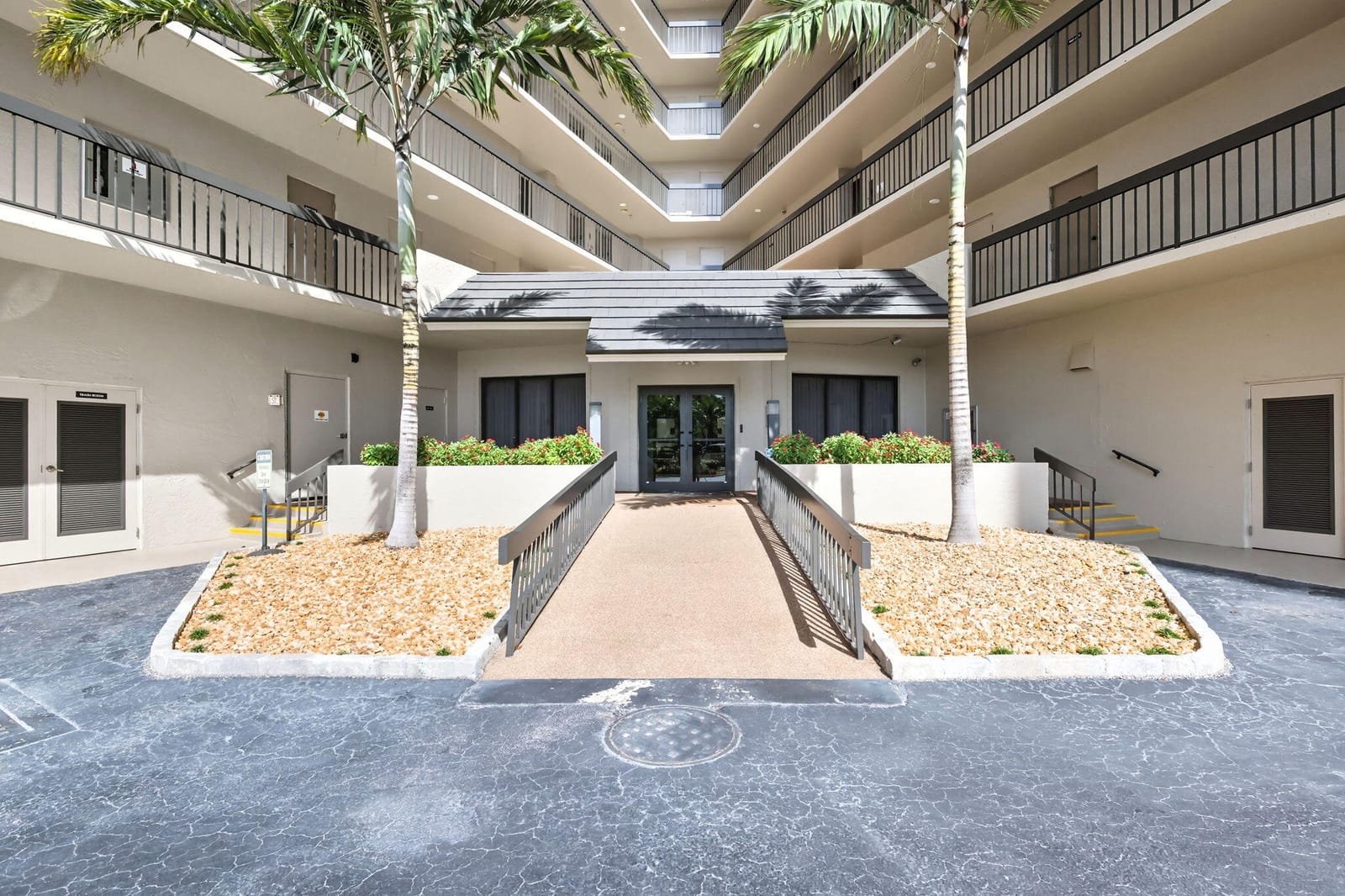 801 S OCEAN Drive 1107 — photo 4