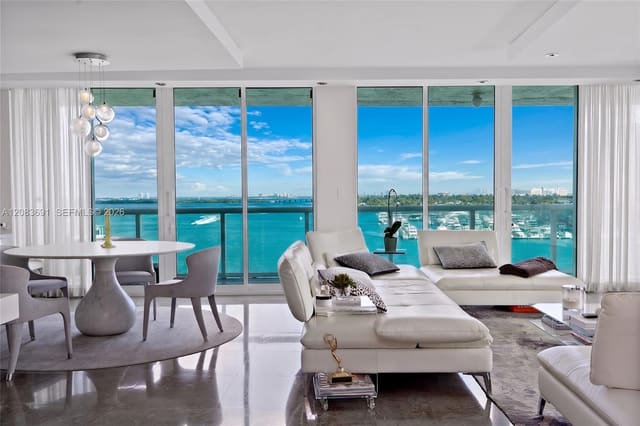 10 Venetian Way 804, Miami Beach, FL 33139