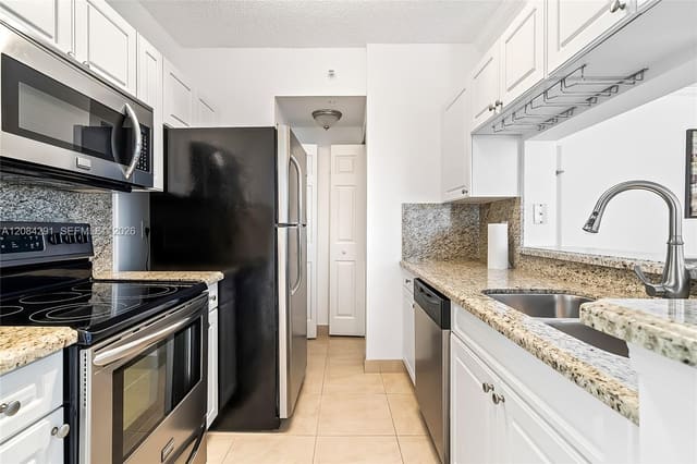 17150 N Bay Road 2618, Sunny Isles Beach, FL 33160
