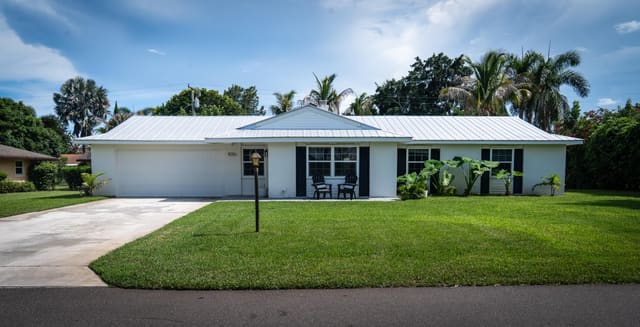 8016 SE PALM Street, Hobe Sound, FL 33455