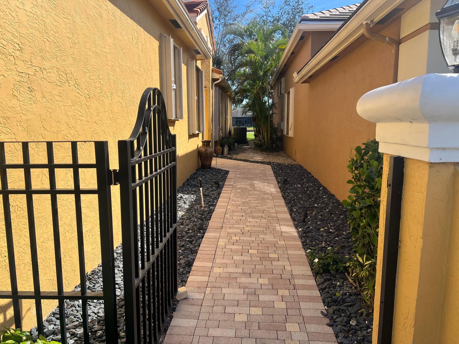 4194 IMPERIAL ISLE Drive — photo 2