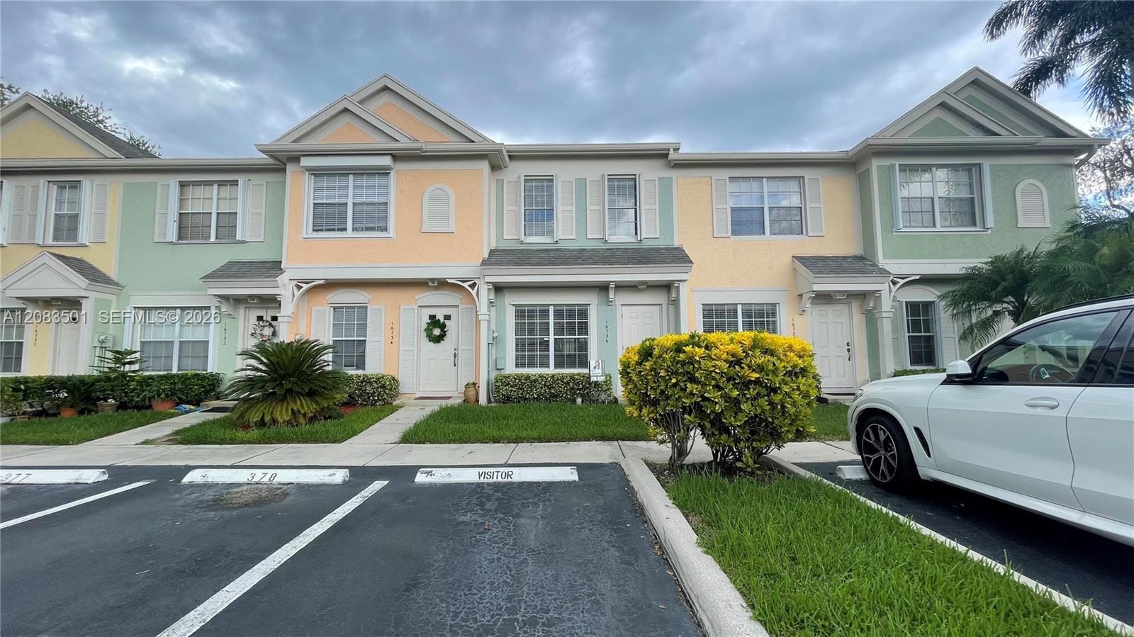 16736 Hemingway Drive 16736 — photo 1