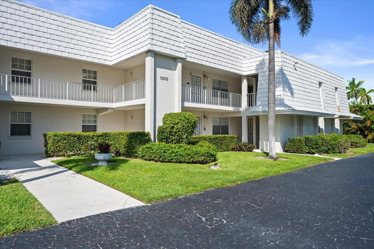 1205 Sandy Lane 249 — photo 2
