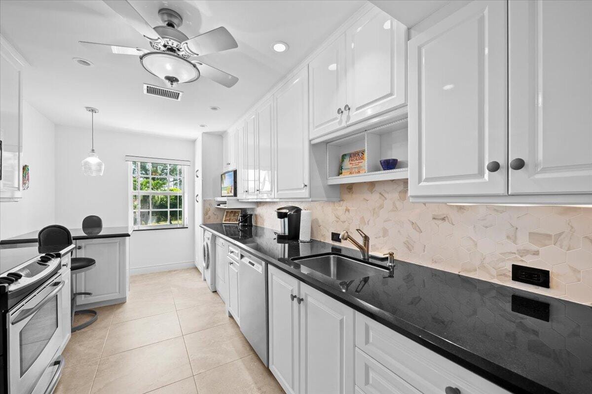 1205 Sandy Lane 249, Riviera Beach, FL 33404 photo 13