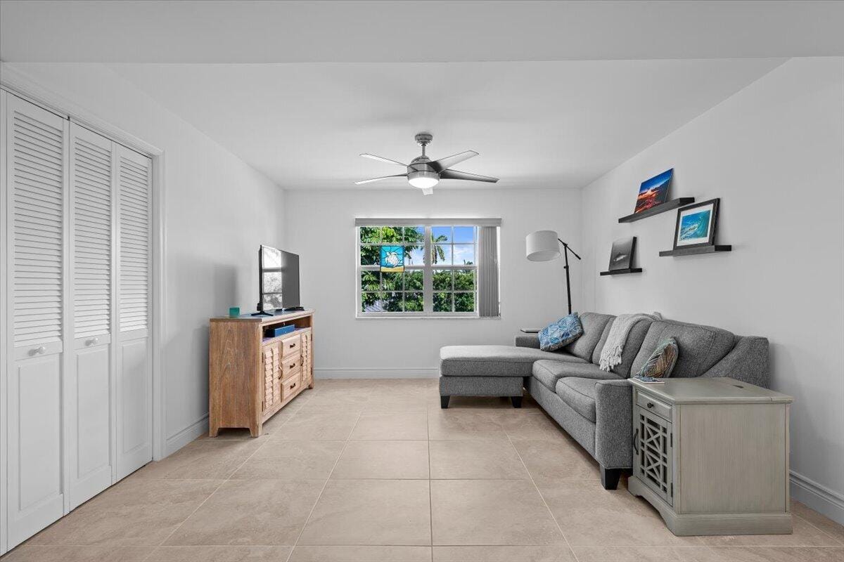 1205 Sandy Lane 249 — photo 9