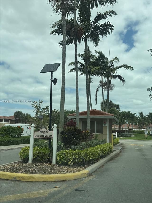 10228 Twin Lakes Drive 16-E, Coral Springs, FL 33071