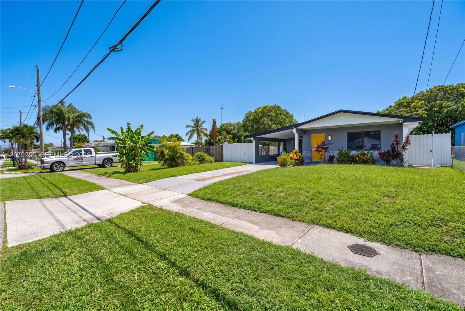 5724 SW 18th Street — photo 4