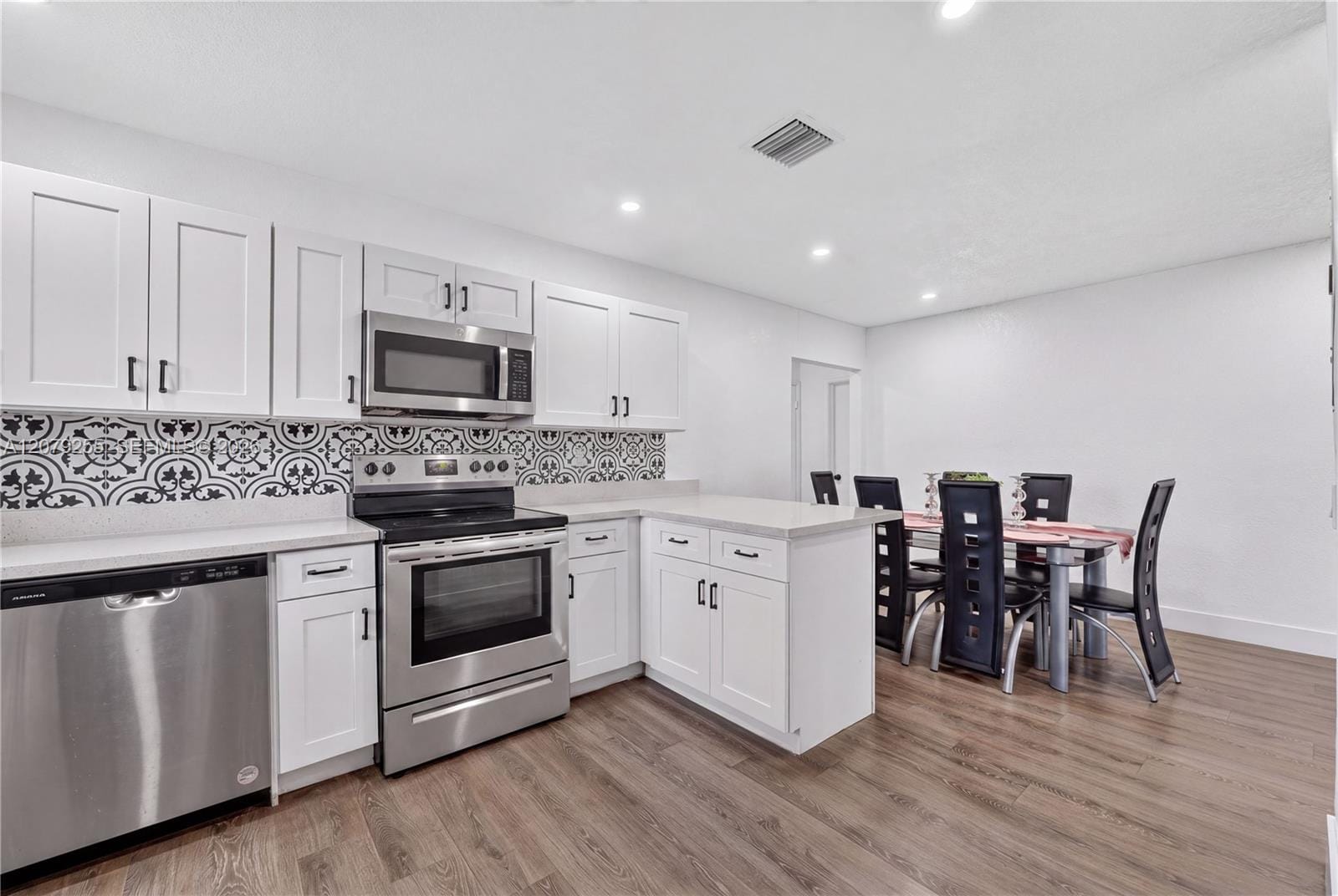 5724 SW 18th Street — photo 10