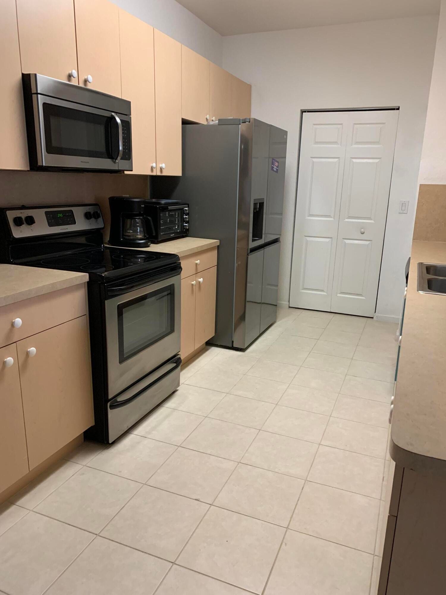 3569 S FOREST HILL Boulevard 106, Palm Springs, FL 33406 photo 6