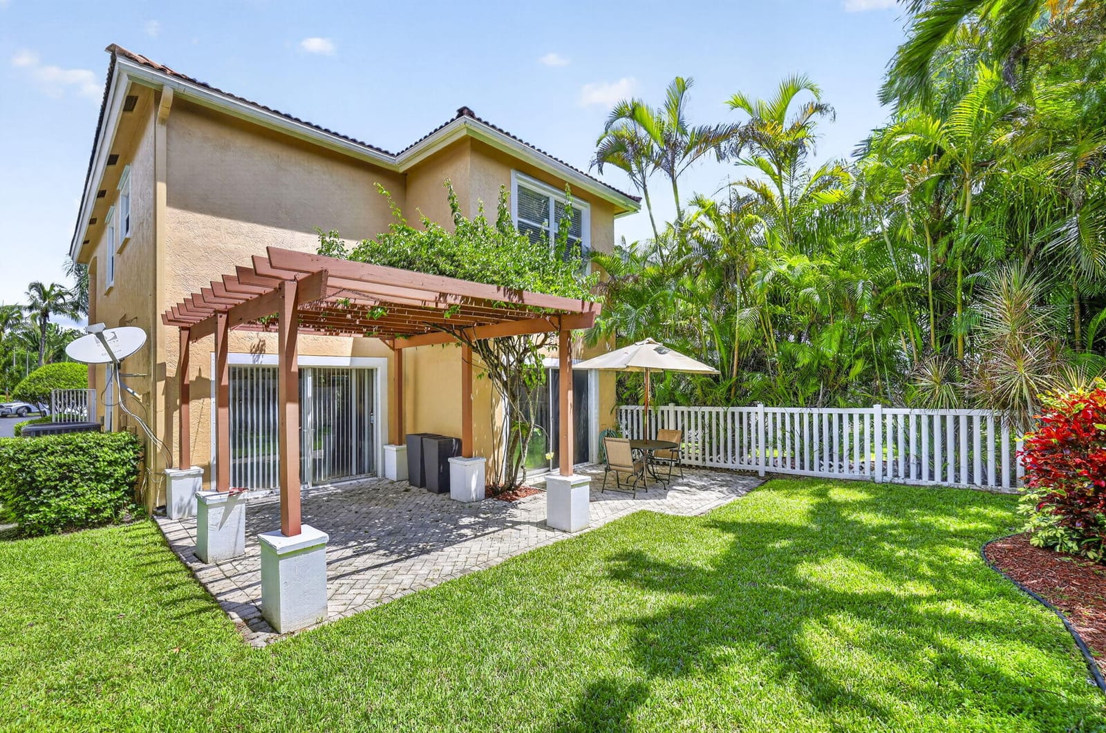 10212 NW 7 Street — photo 10