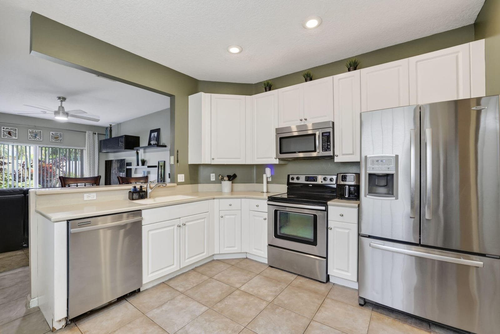 10212 NW 7 Street — photo 4